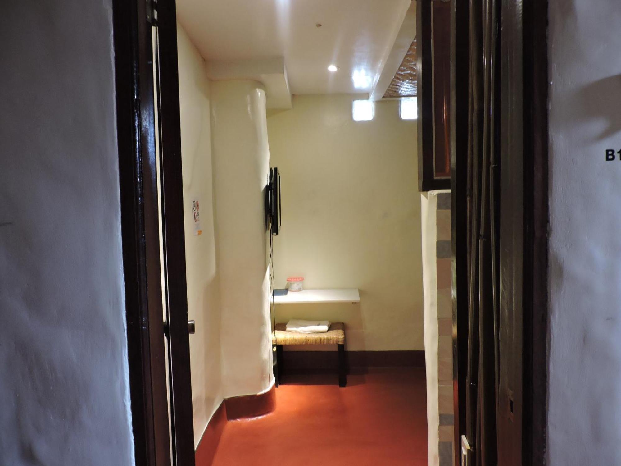 Orange Mangrove Pension House By Sms Hospitality Puerto Princesa Room photo